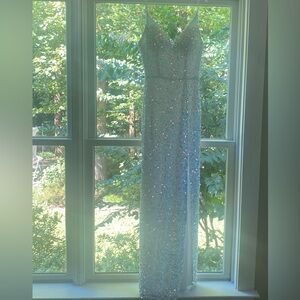 B.Smart White dress with iridescent Sequins size 5/6